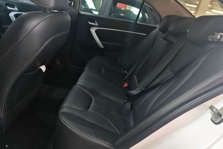 GEELY Emgrand 2018 #17 GEELY Emgrand 2018 car image #17