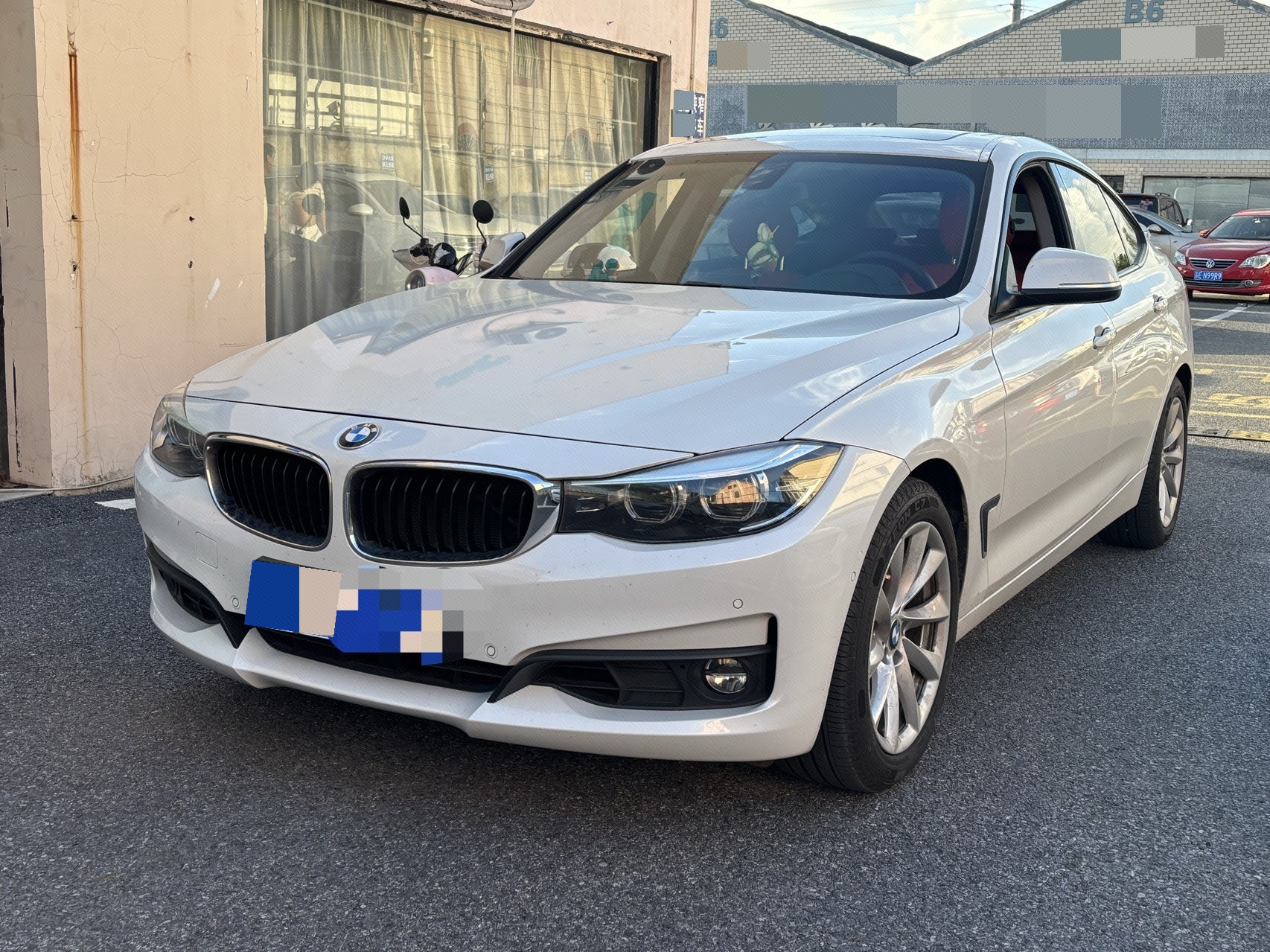 BMW 3 Series GT 2017 BMW 3 Series GT 2017 car image