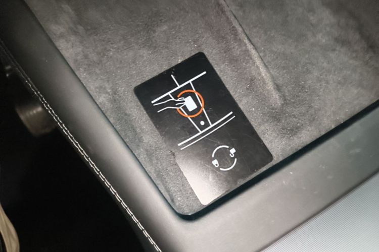 Tesla Model 3 2024 #9 Tesla Model 3 2024 car image #9