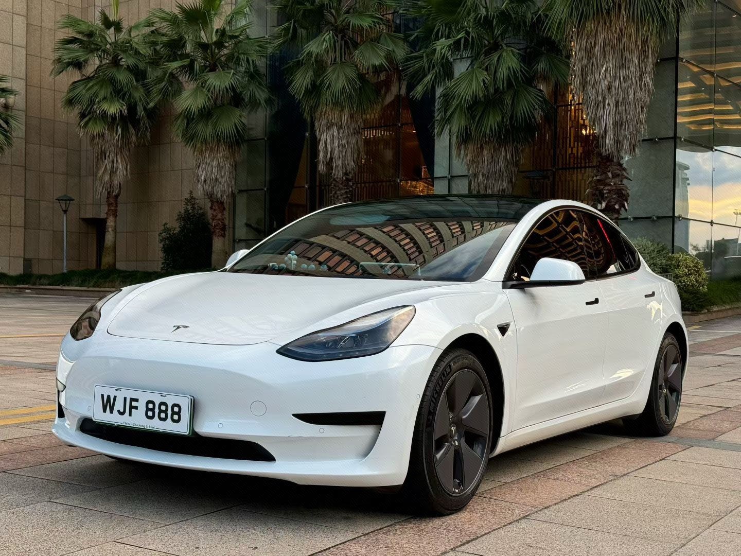 Tesla Model 3 2022 car image 