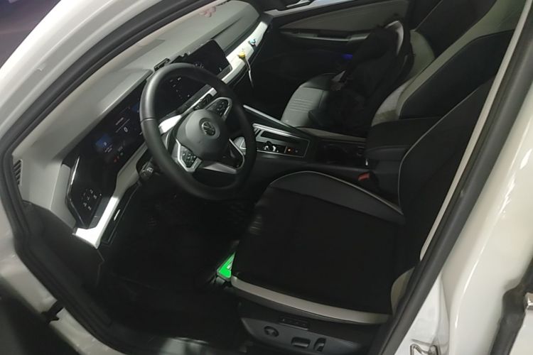 Volkswagen Golf 2023 car image #15