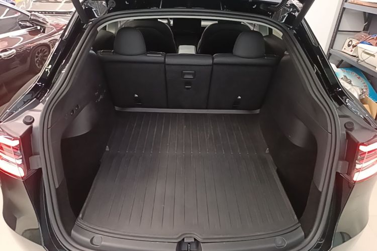 Tesla Model Y 2023 #19 Tesla Model Y 2023 car image #19