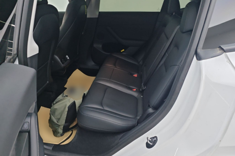 Tesla Model Y 2021 #17 Tesla Model Y 2021 car image #17