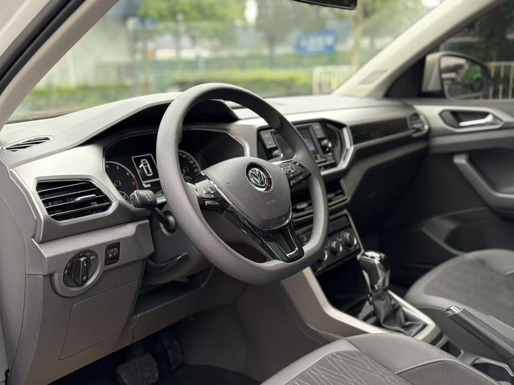 Volkswagen T-Cross 2019 car image #8