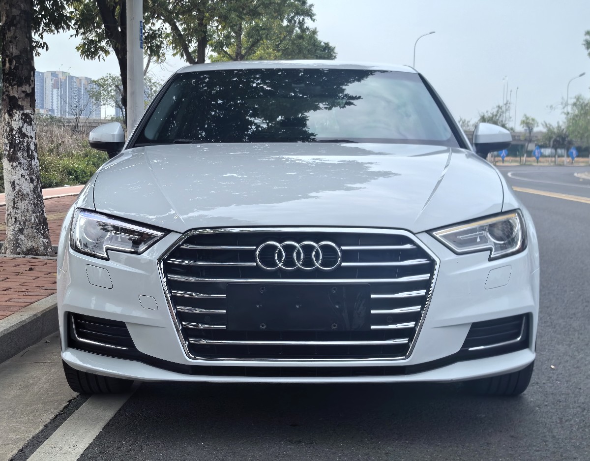 Audi A3 2019 car image #2