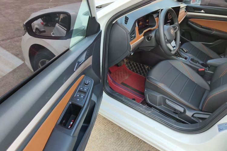 Volkswagen Bora 2025 car image #16