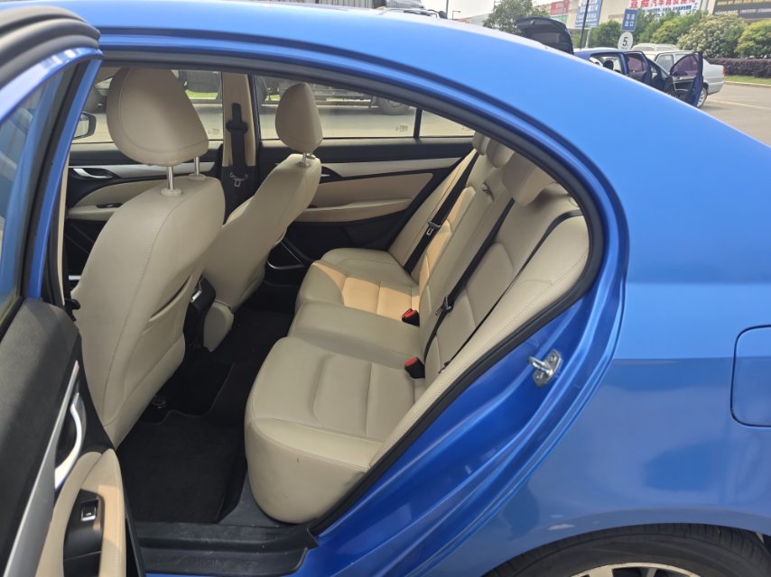 GEELY Emgrand 2018 صورة سيارة #10