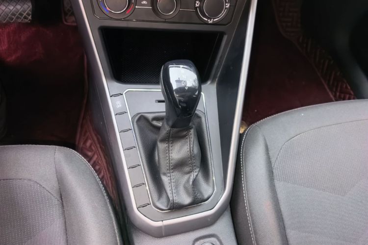 Volkswagen Polo 2021 car image #18