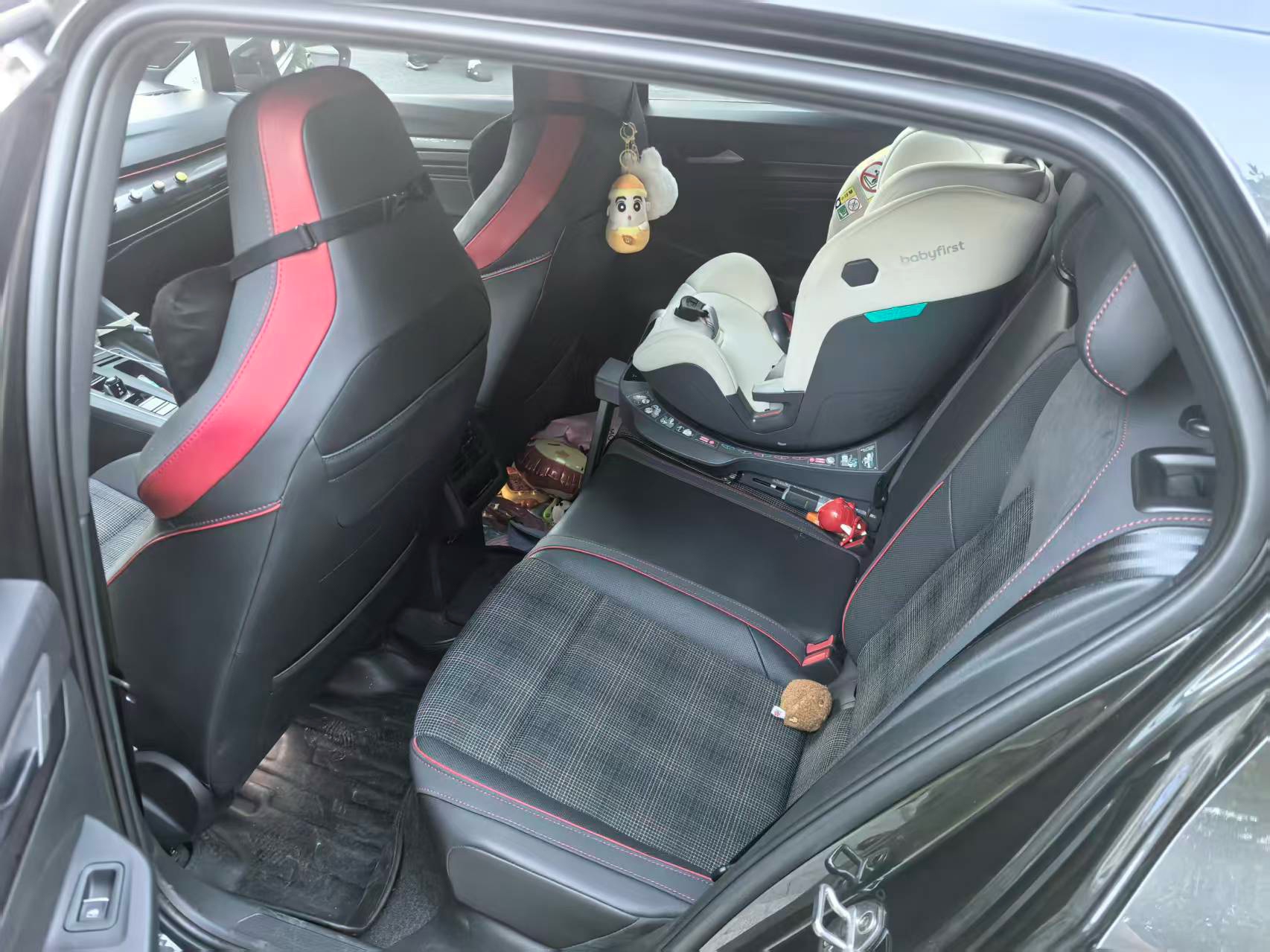 Volkswagen GolfGTI 2023 car image #3