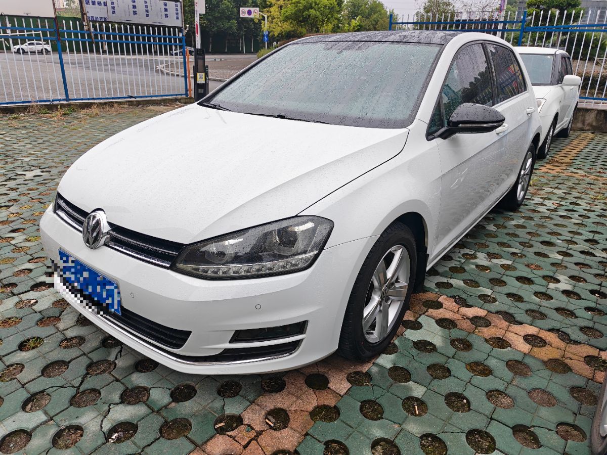 Volkswagen Golf 2017 Volkswagen Golf 2017 car image