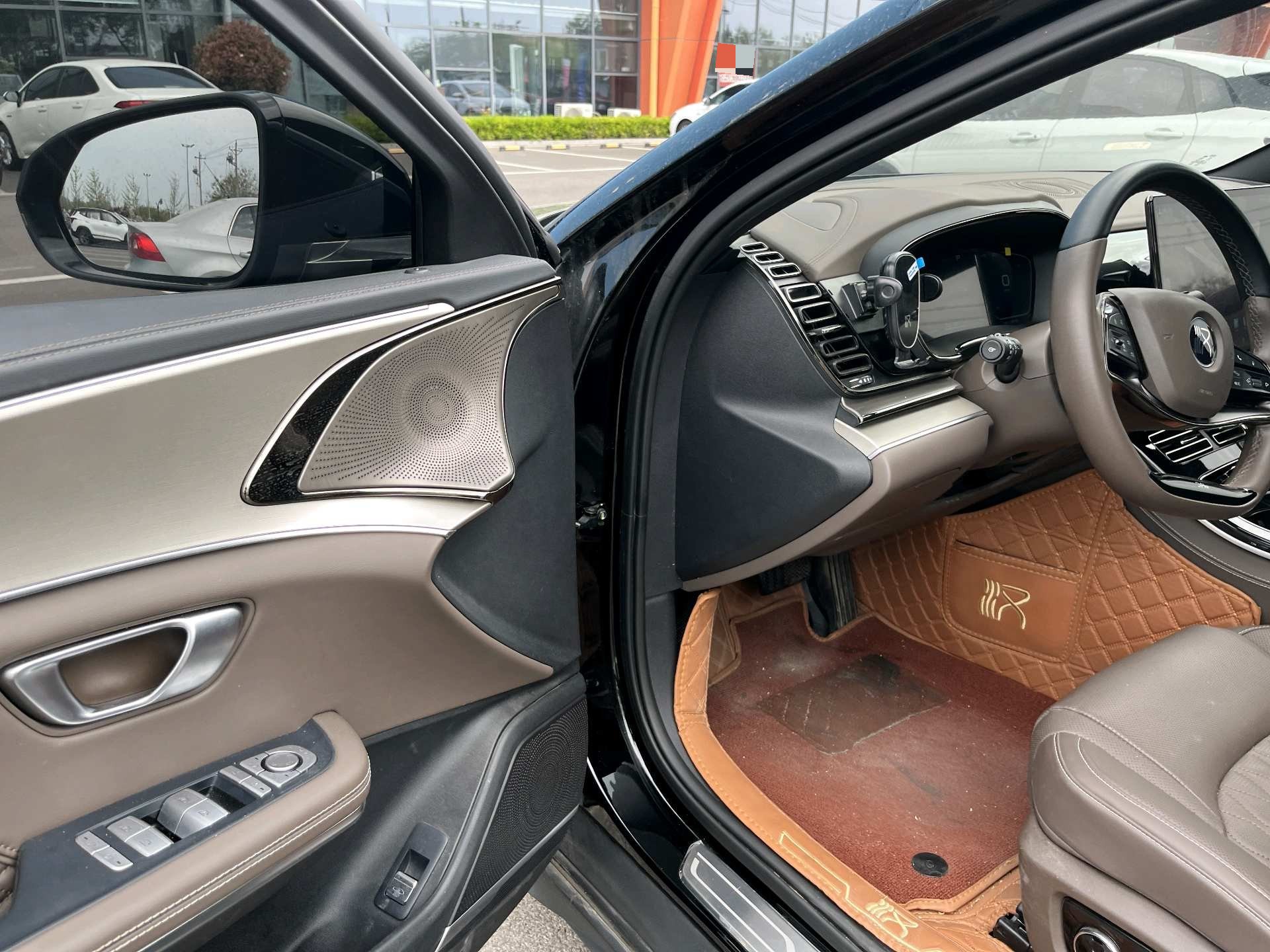 BYD Han 2023 car image #11