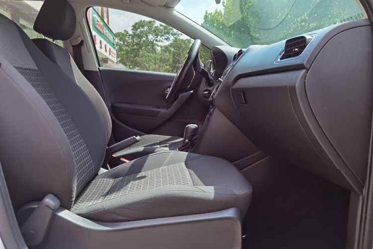 Volkswagen Polo 2018 car image #11