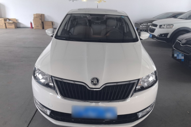 Skoda Rapid 2017 image de voiture #3