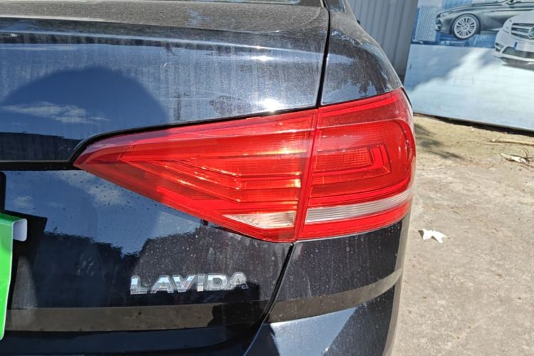 Volkswagen Lavida 2015 car image #8