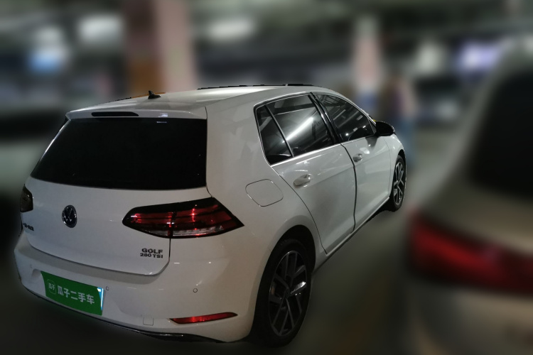 Volkswagen Golf 2020 car image #5