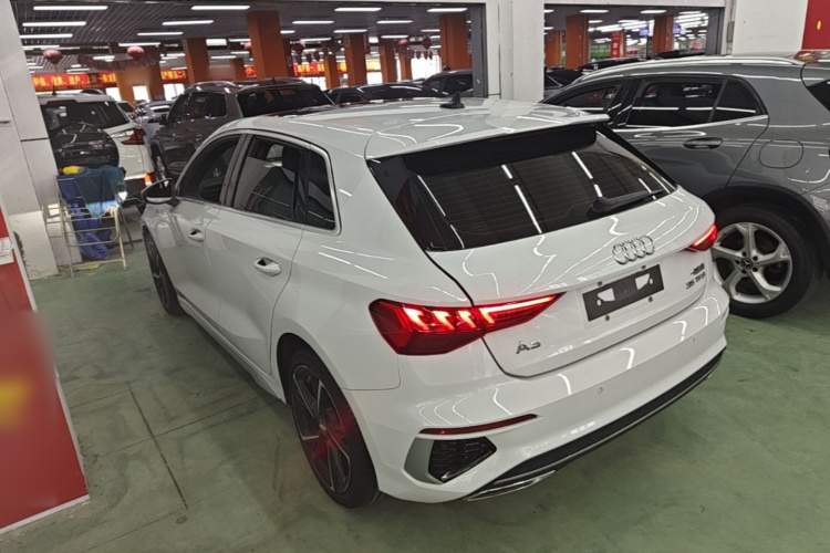 Audi A3 2022 immagine di auto #5