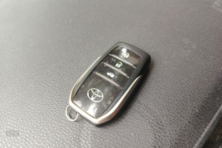 Toyota Corolla 2019 #10 Toyota Corolla 2019 car image #10