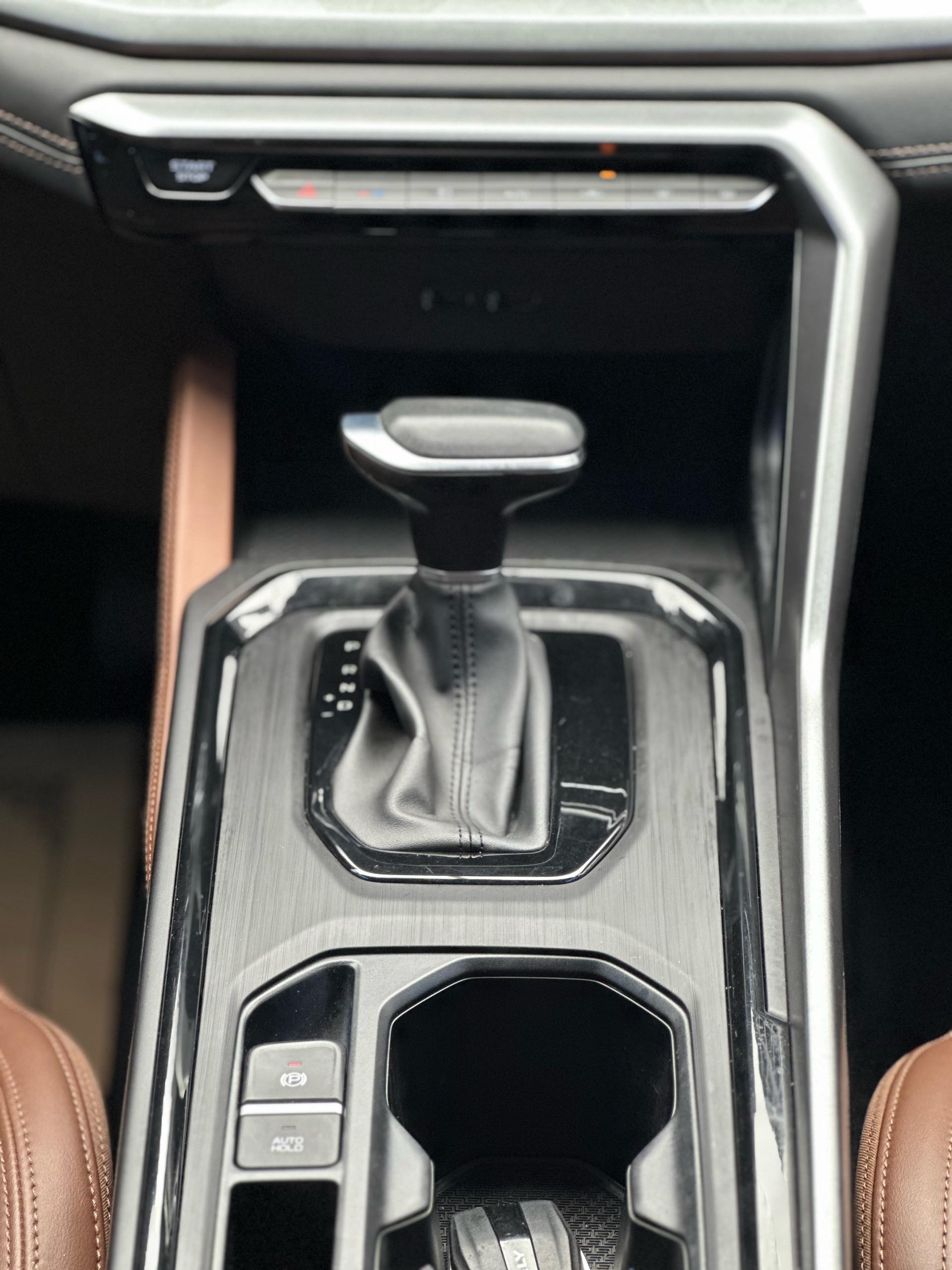 GEELY Vision X6 2023 car image #9