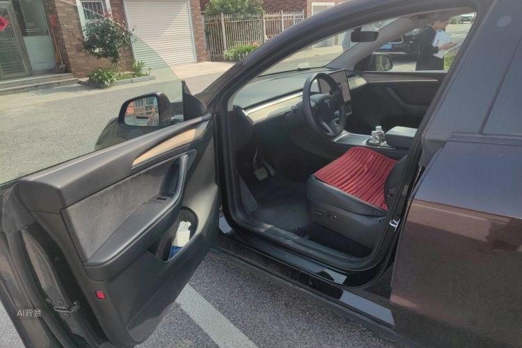Tesla Model Y 2023 #18 Tesla Model Y 2023 car image #18