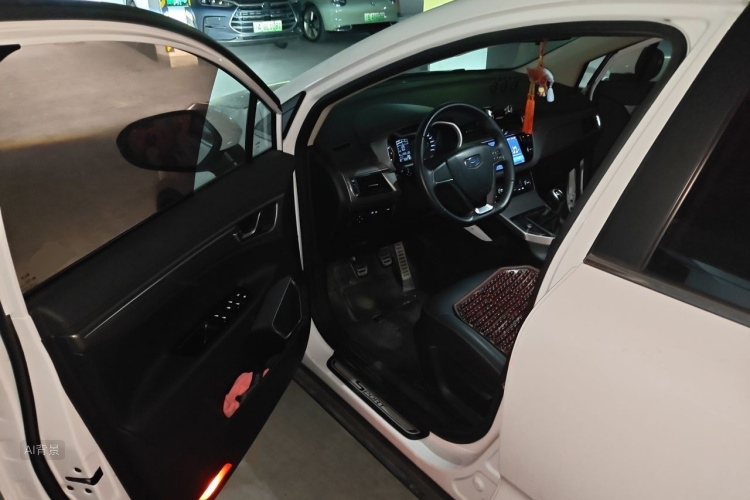 GEELY Emgrand GS 2017 car image #18