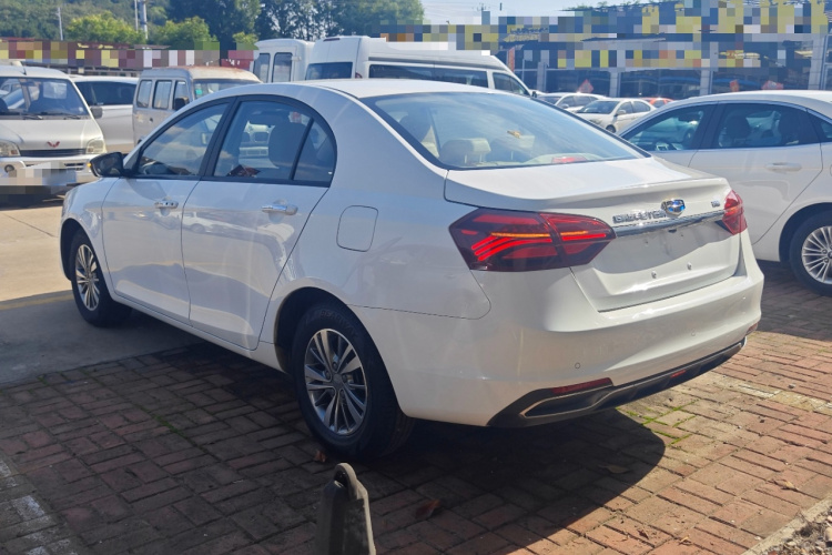 GEELY Emgrand 2018 car image #5