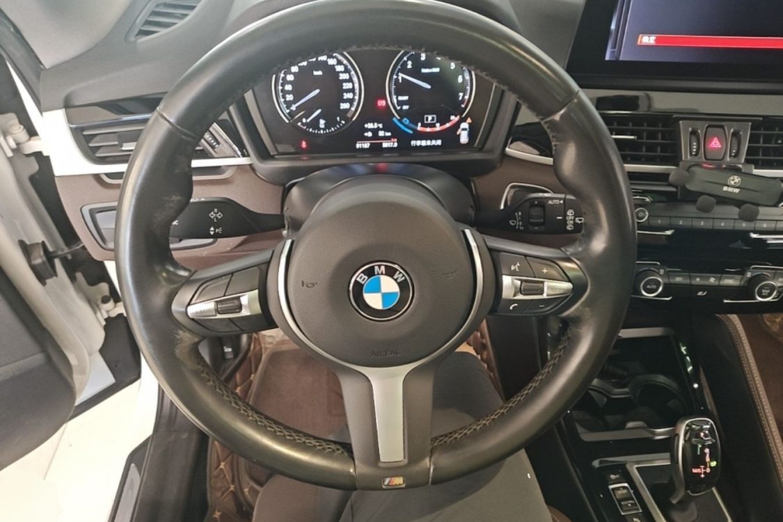 BMW X1 2022 immagine di auto #16
