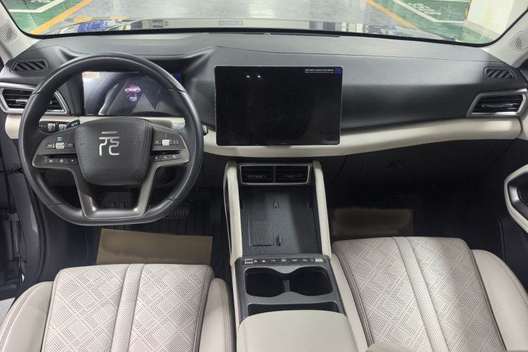 BYD YuanUP 2025 car image #9