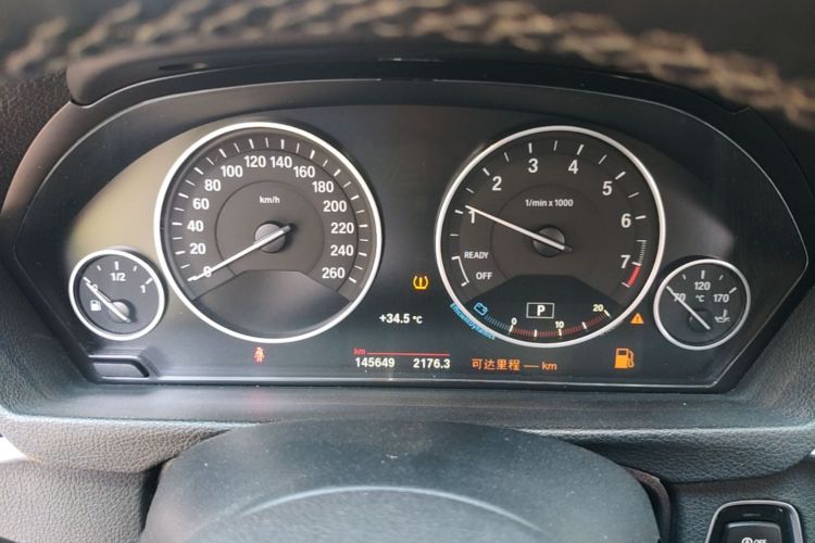BMW 3 Series 2018 immagine di auto #12