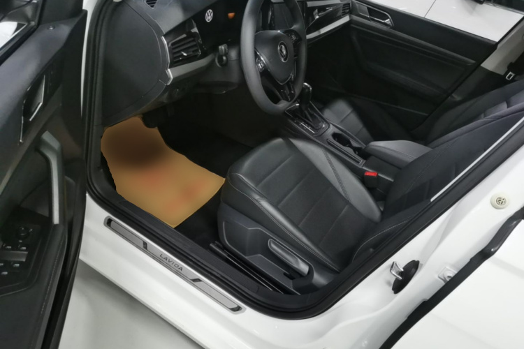 Volkswagen Lavida 2021 car image #16