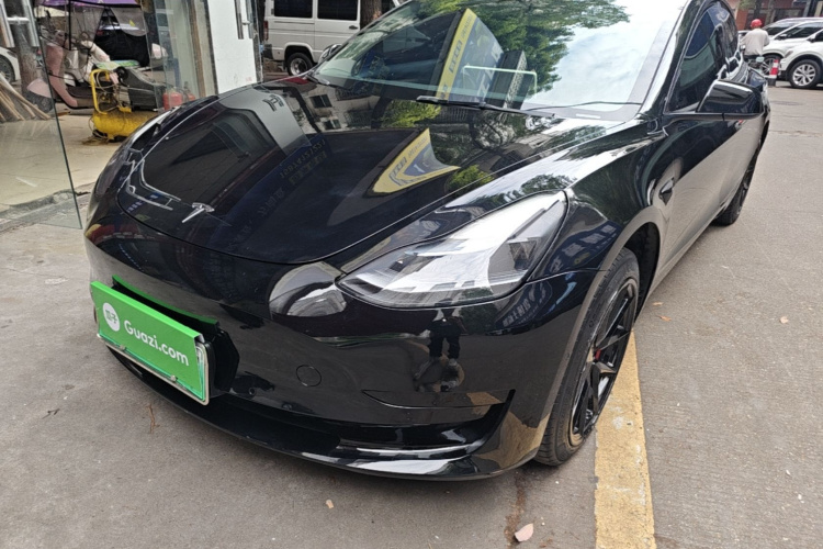 Tesla Model 3 2022 car image #2
