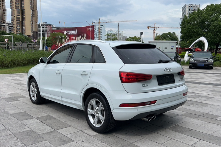 Audi Q3 2018 #9 Audi Q3 2018 car image #9