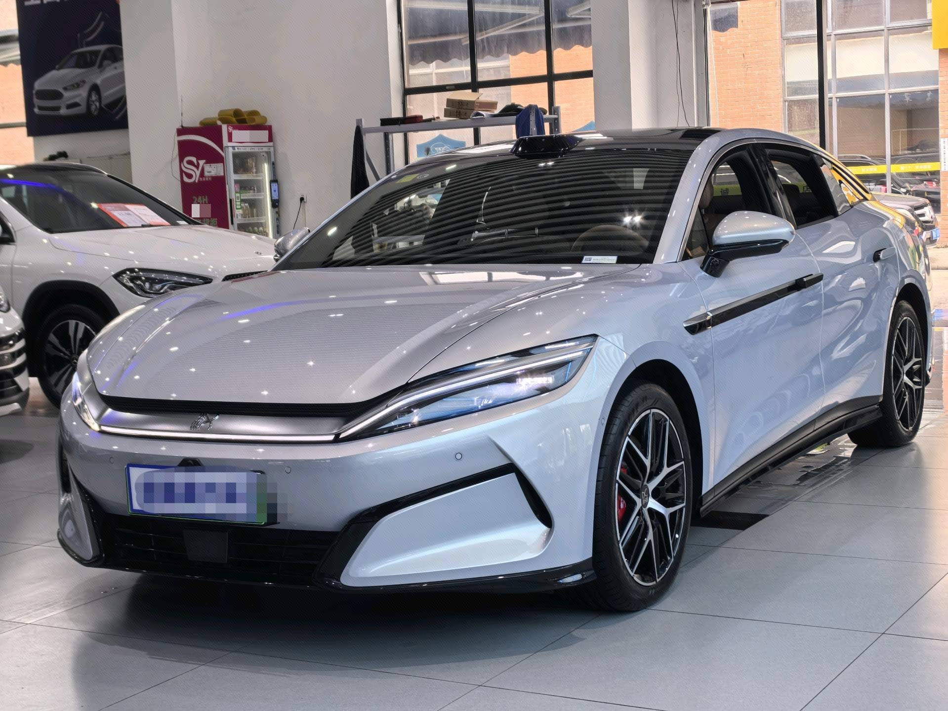 BYD HanL 2025 BYD HanL 2025 car image