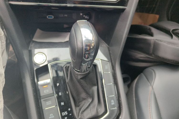 Volkswagen Tharu 2021 car image #14