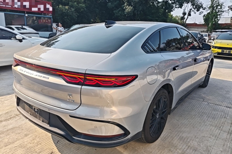 BYD Han 2025 car image #7