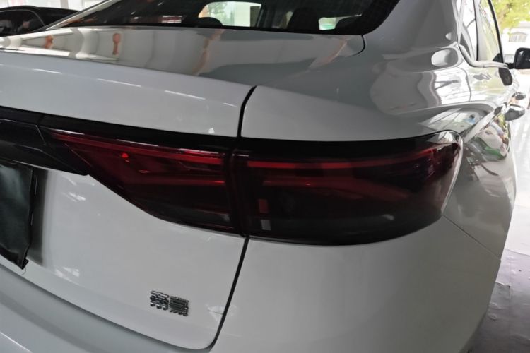 GEELY Emgrand 2026 car image #8