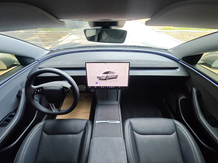 Tesla Model 3 2025 car image #8
