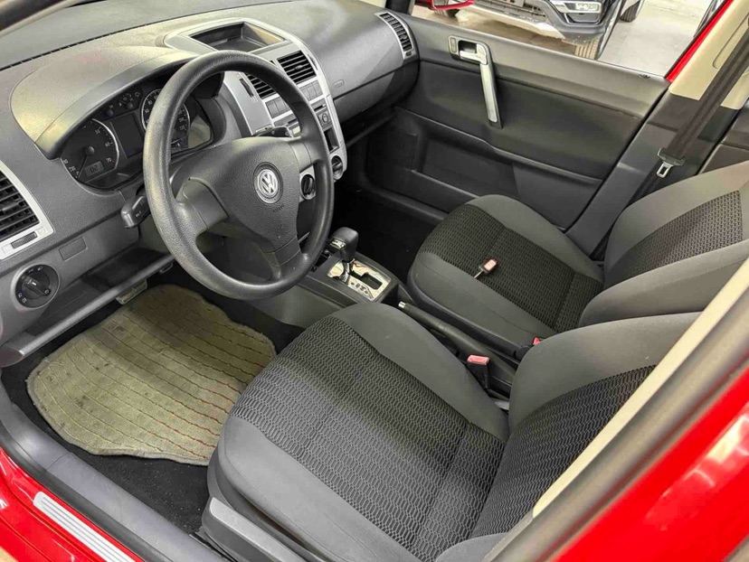 Volkswagen Polo 2010 صورة سيارة #2