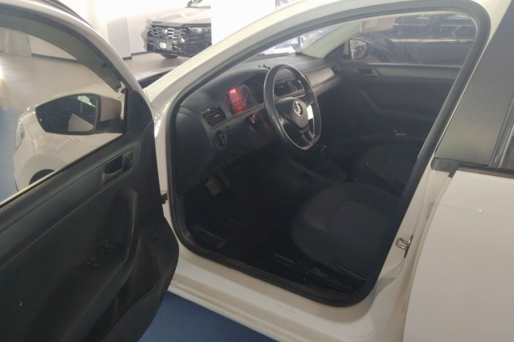Volkswagen Santana 2019 car image #16