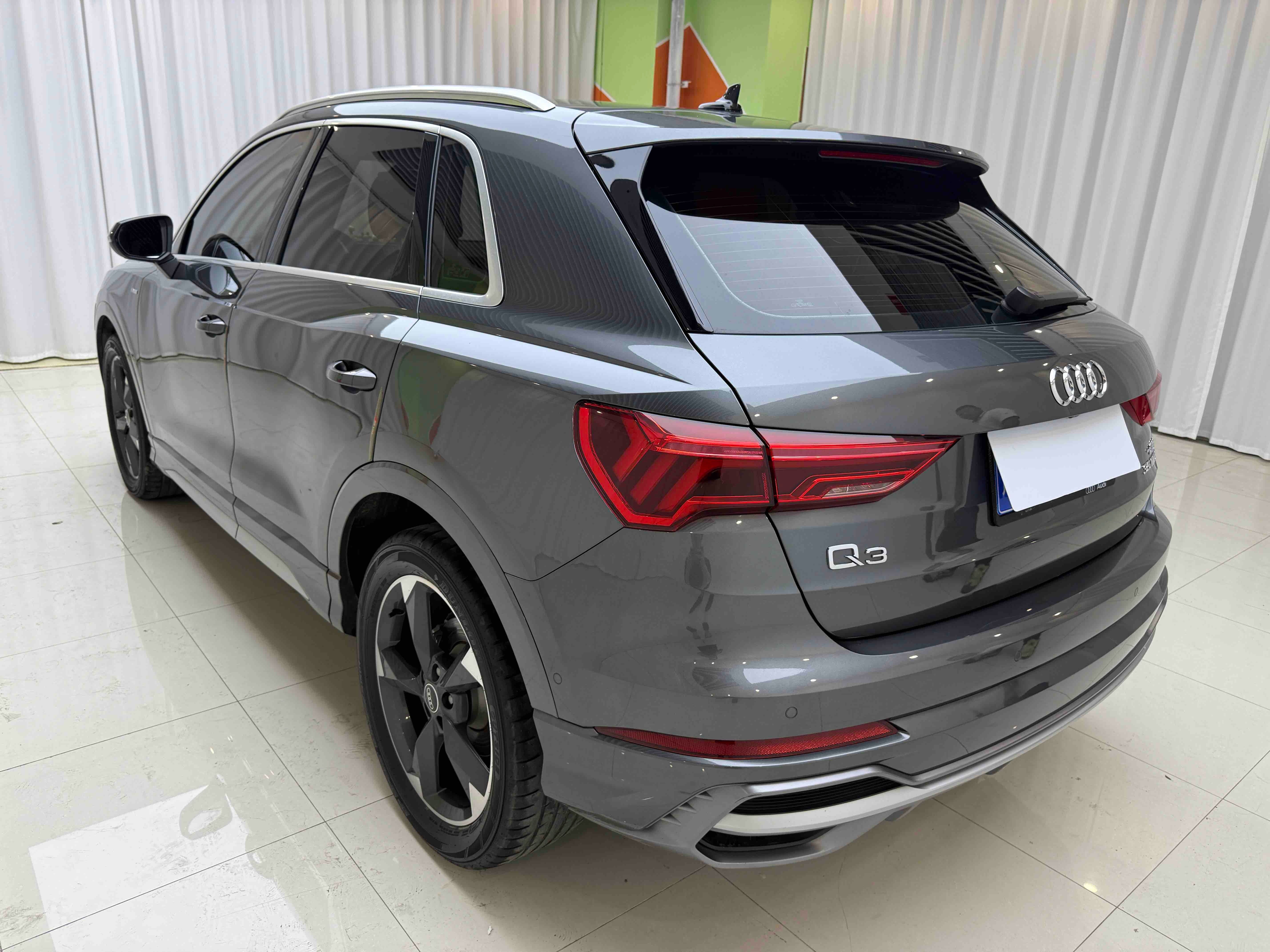 Audi Q3 2021 car image #11
