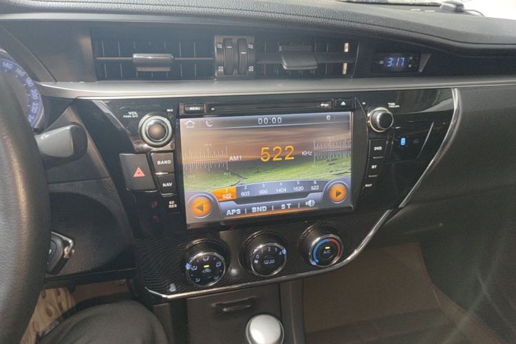 Toyota Corolla 2015 #13 Toyota Corolla 2015 car image #13