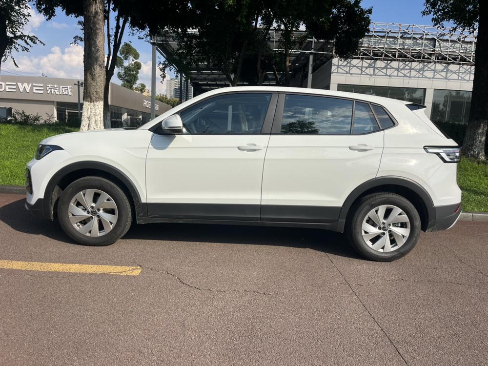 Volkswagen Tharu 2026 car image #4
