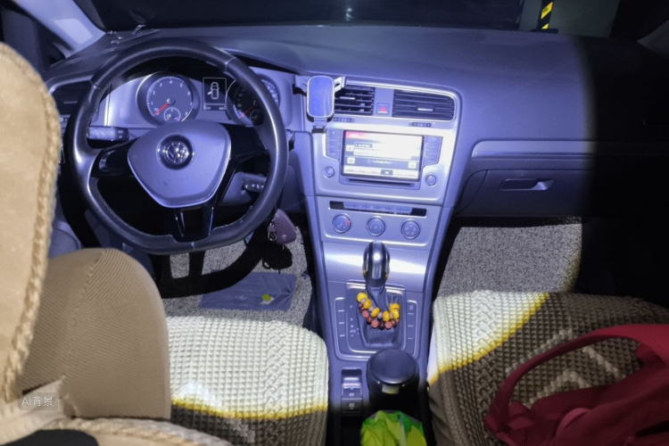 Volkswagen Golf 2015 car image #11