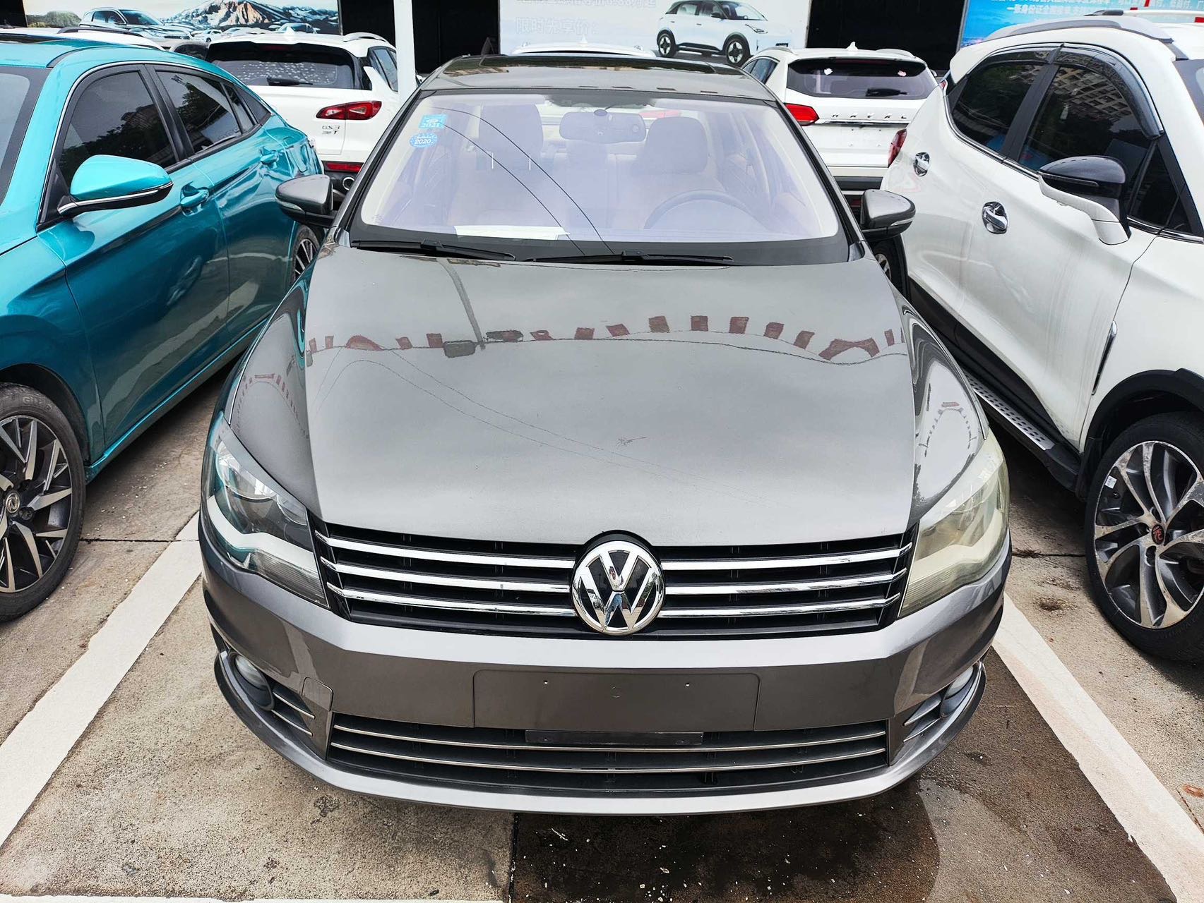 Volkswagen Bora 2015 car image 