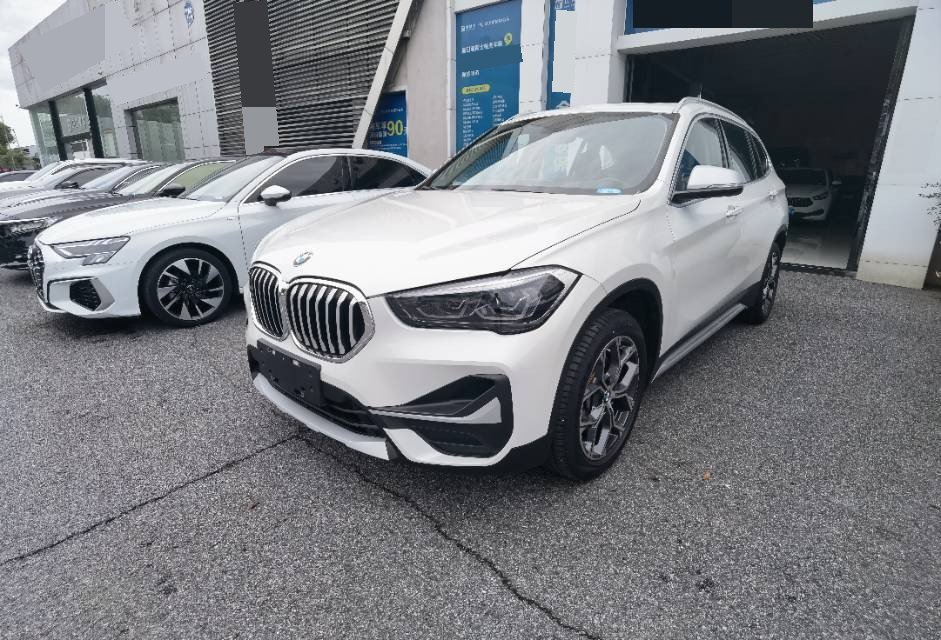 2023 immagine di auto 