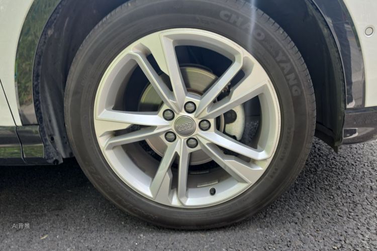 Audi Q3 2021 car image #9