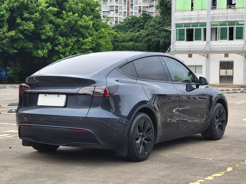 Tesla Model Y 2024 car image #5