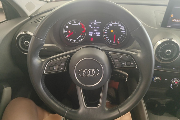 Audi A3 2018 car image #15