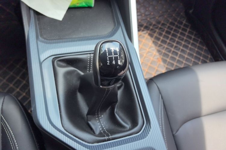 GEELY Emgrand 2025 car image #14