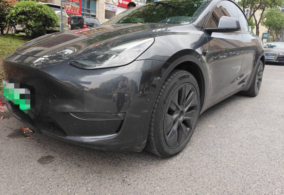 Tesla Model Y 2024 car image 