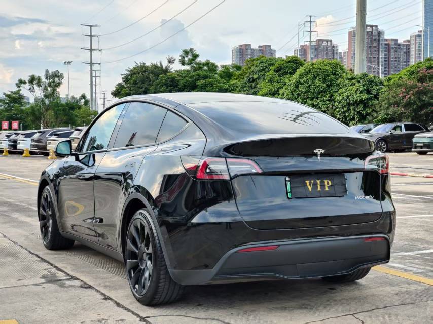 Tesla Model Y 2022 #5 Tesla Model Y 2022 car image #5
